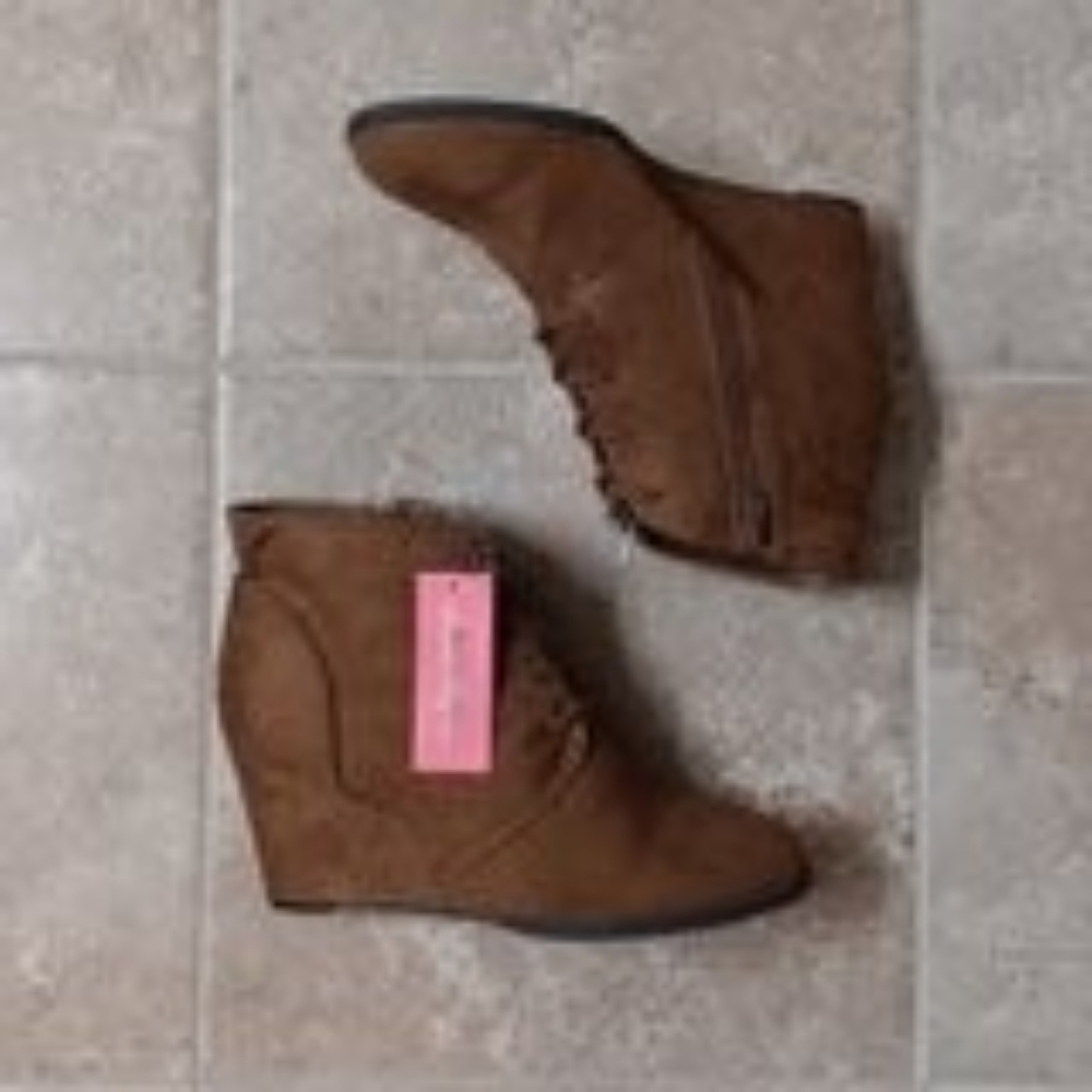 American Rag Brown Faux Suede Wedge Ankle Boots Sz.10